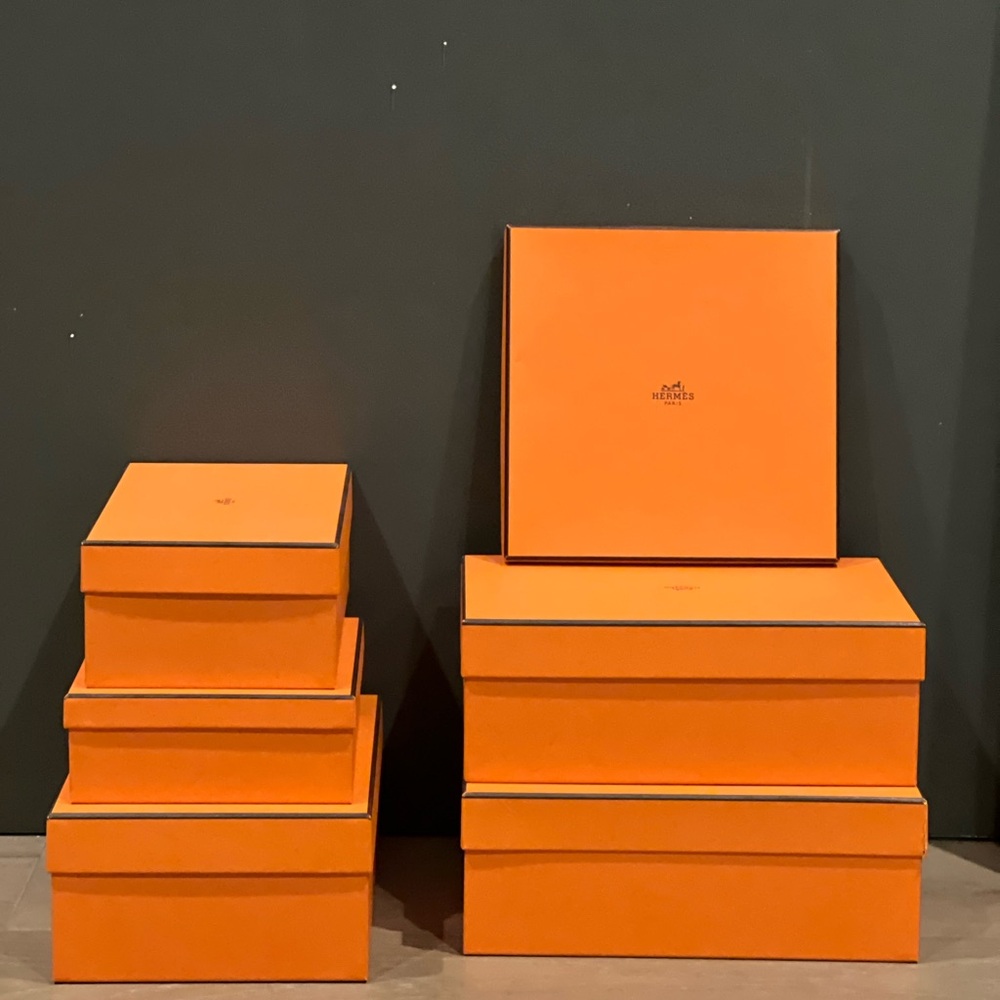 Hermes boxes! Authentic and beautiful. Variety of sizes.